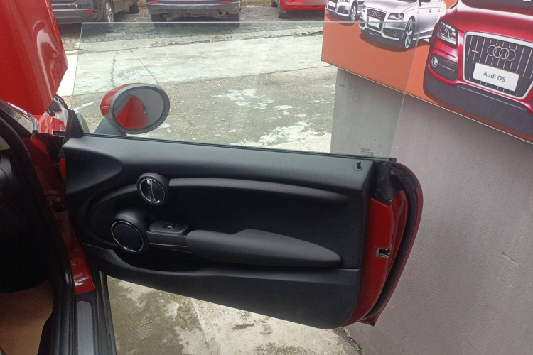 MINI 2016款 1.2T ONE 先锋派中控内饰7005