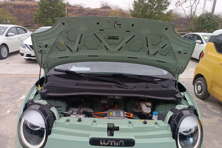 长安启源 长安Lumin 2022款 210km 香甜款机舱底盘24