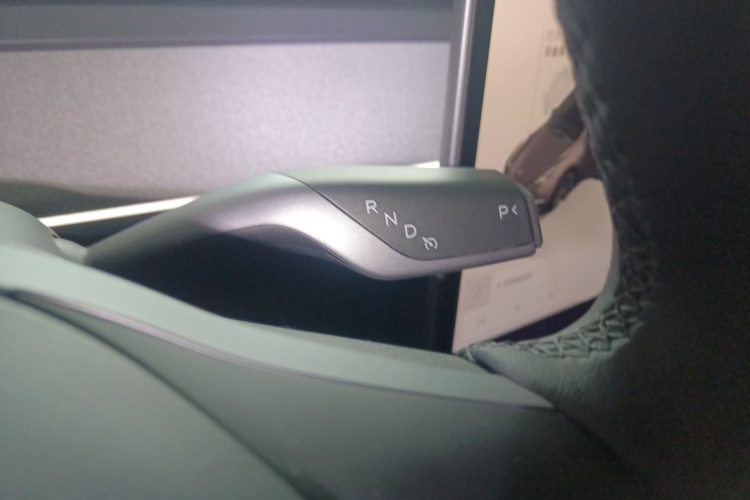 特斯拉 Model Y 2024款 长续航全轮驱动版局部细节18