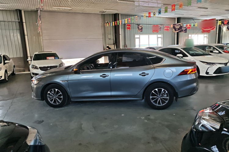 比亚迪 秦PLUS 2024款 荣耀版 DM-i 55KM领先型车身外观6003