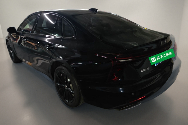 红旗H5 2025款 1.5T DCT玄影版车身外观5