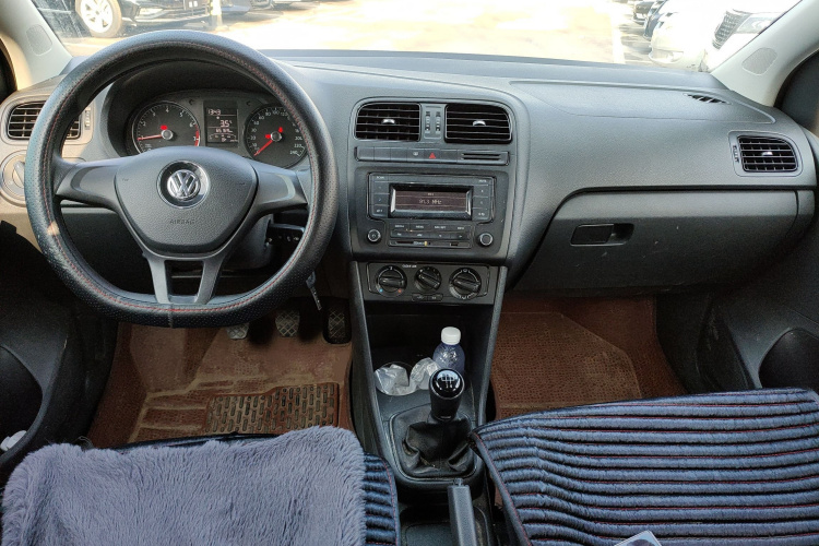 大众 Polo 2016款 1.4L 手动风尚型中控内饰12