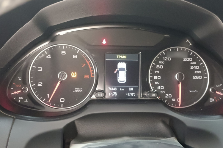 奥迪Q5 2017款 40 TFSI 舒适型局部细节14