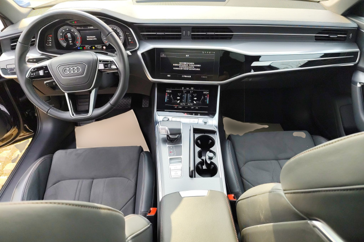 奥迪A6L 2024款 45 TFSI 臻选动感型中控内饰12