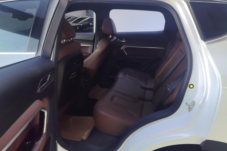 哈弗H6 2017款 蓝标 2.0T 自动两驱领尚型中控内饰21