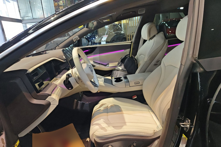 腾势Z9 2024款 1100km 四驱Ultra版中控内饰19