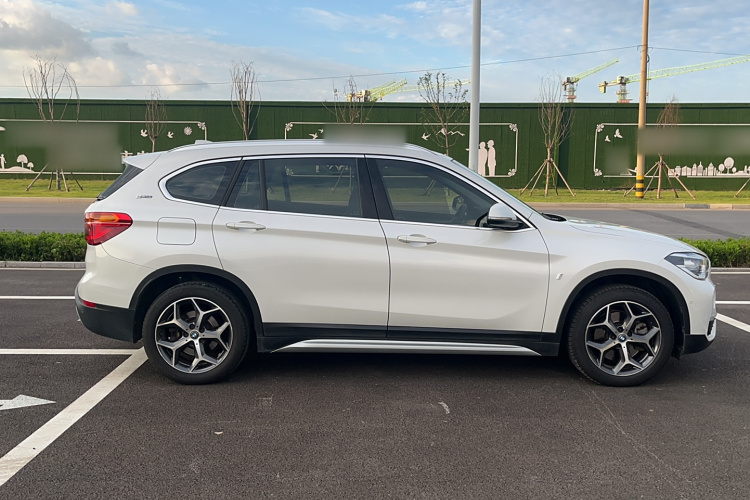 宝马X1新能源 2019款 xDrive25Le 豪华型车身外观6003