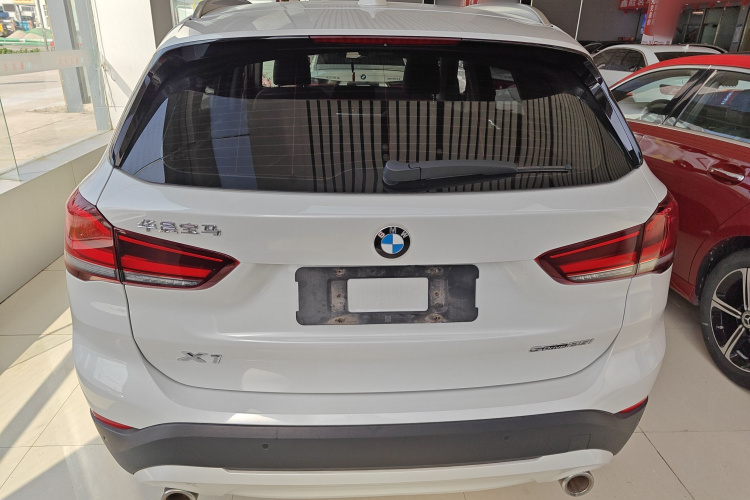 宝马X1 2021款 改款 sDrive25Li 领先型车身外观6