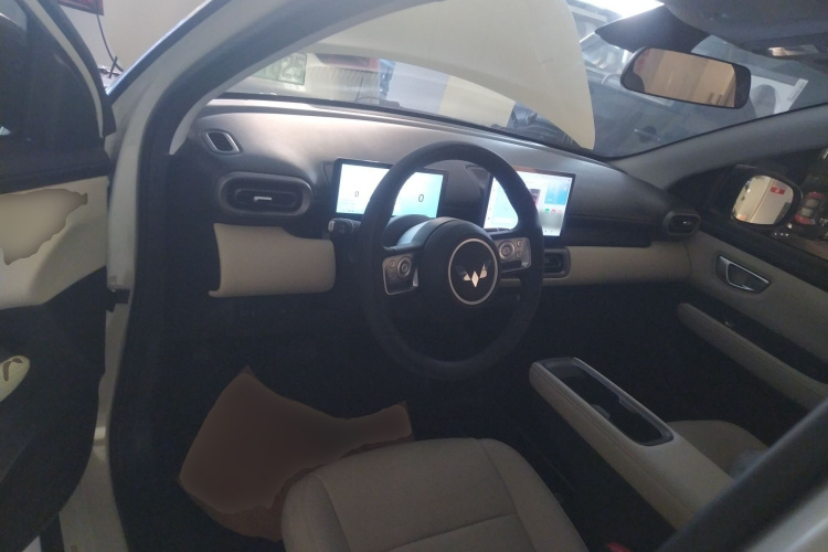 五菱汽车 五菱缤果PLUS 2024款 330km 五座版中控内饰12