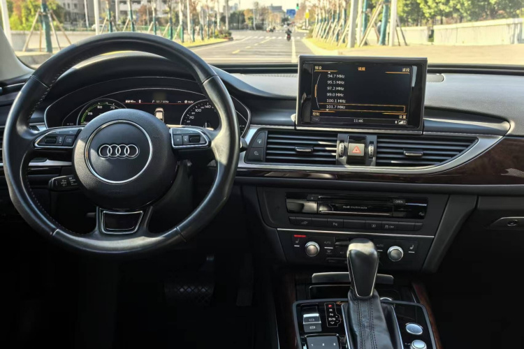 奥迪A6L新能源 2018款 40 e-tron中控内饰7002