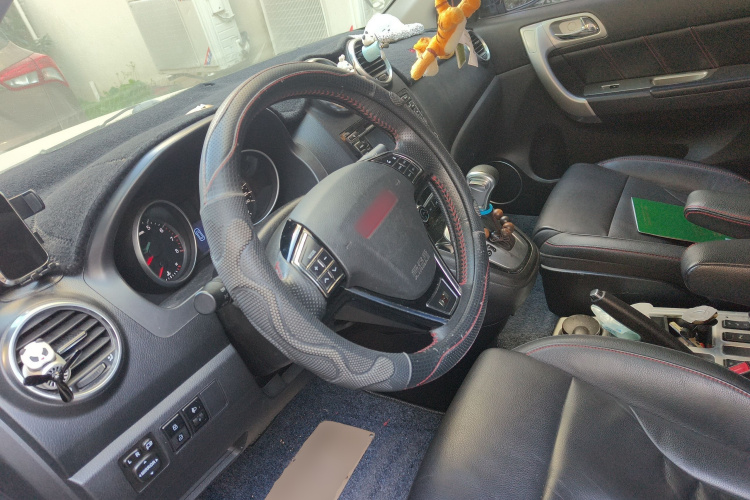 哈弗H6 2013款 升级版 2.4L 自动两驱尊贵型中控内饰13