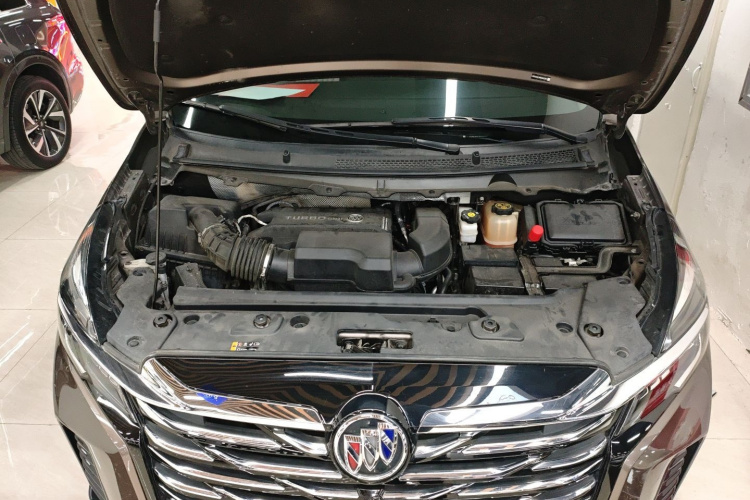 别克GL8 2023款 陆上公务舱 智享型机舱底盘24