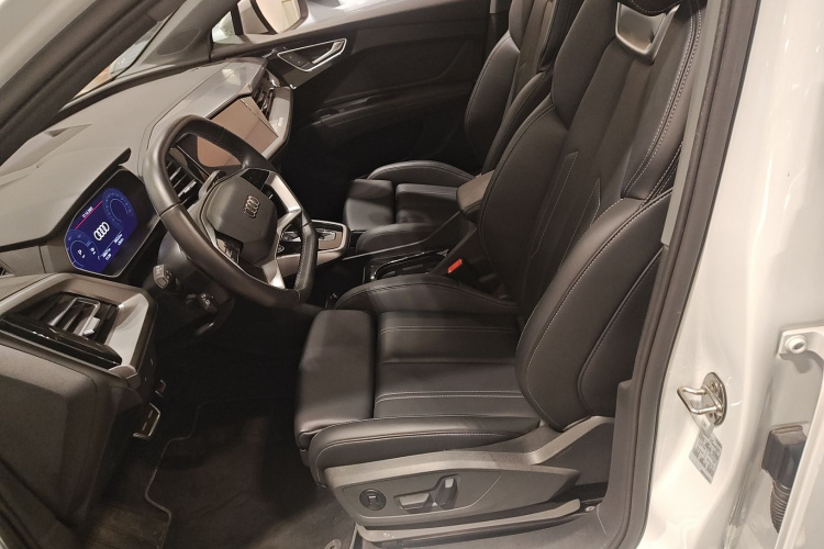 奥迪Q4 e-tron 2024款 40 e-tron 创行版中控内饰19