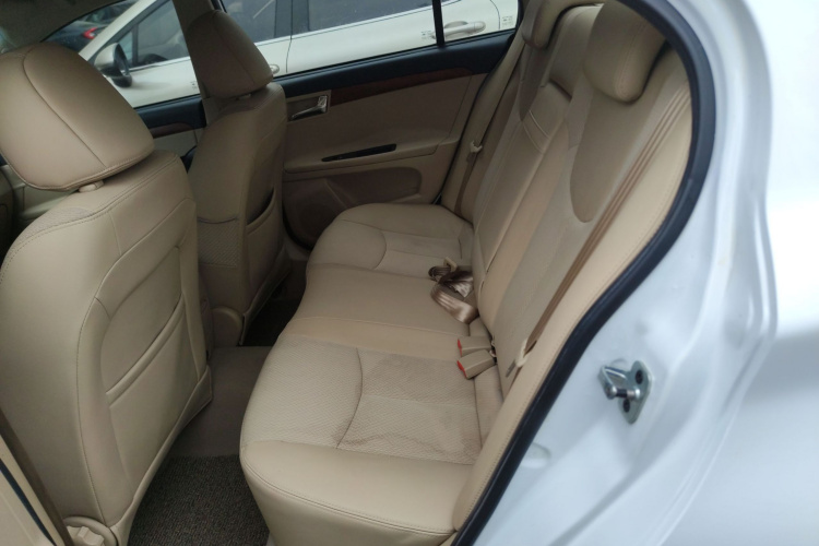 荣威350 2014款 1.5L 自动迅悦版中控内饰7004