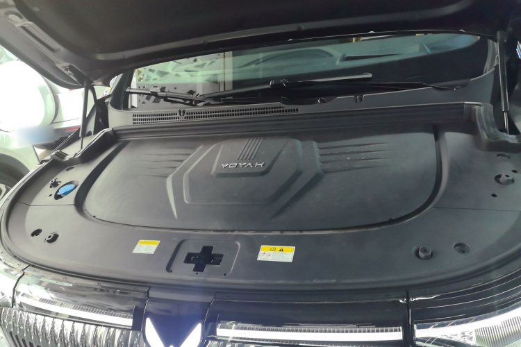 岚图汽车 岚图梦想家 2025款 PHEV 四驱尊贵鲲鹏版机舱底盘24