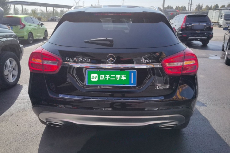奔驰GLA 2016款 GLA 220 4MATIC 时尚型车身外观6