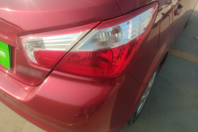 启辰R50 2014款 1.6L 手动精彩版车身外观9