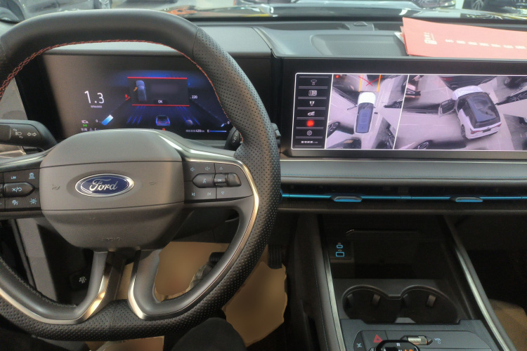 福特 2023款 锐界L 2.0T EcoBoost 两驱七座豪华型中控内饰12