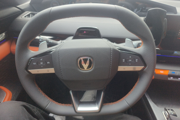 长安UNI-V 2023款 1.5T 运动版局部细节13