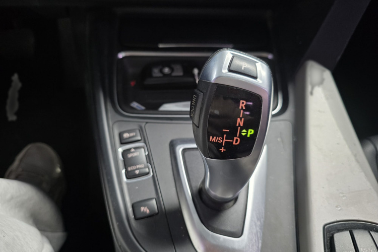 宝马3系 2015款 320Li 超悦版时尚型局部细节18