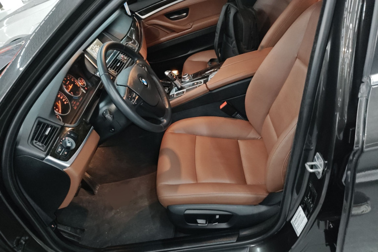 宝马5系 2014款 525Li 领先型局部细节19