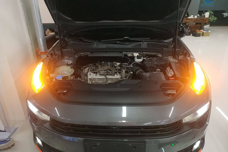 领克02 2018款 1.5T DCT两驱耀Pro版 国V机舱底盘24