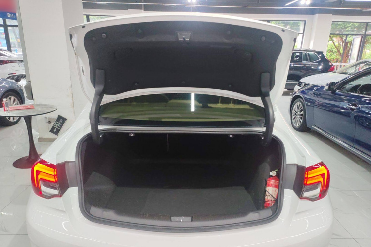 别克 君威 2020款 552T 精英型中控内饰23