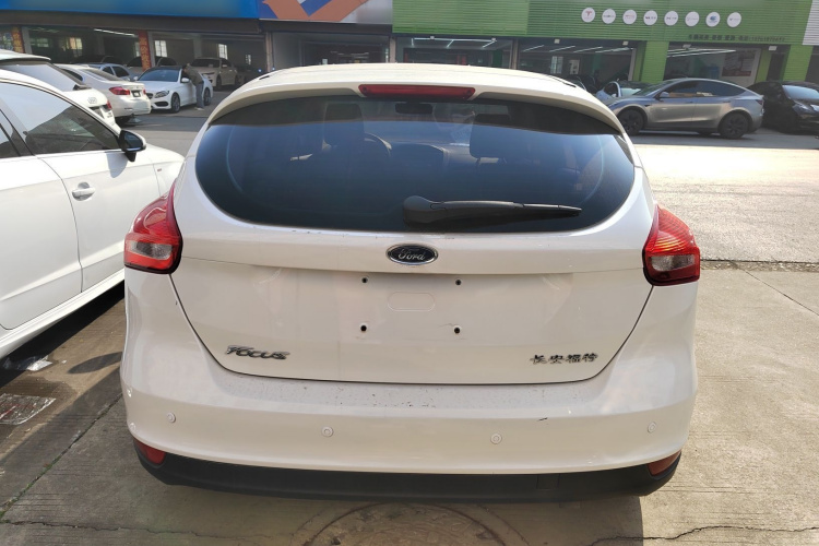 福特 福克斯 2015款 两厢 1.6L 自动舒适型车身外观6004
