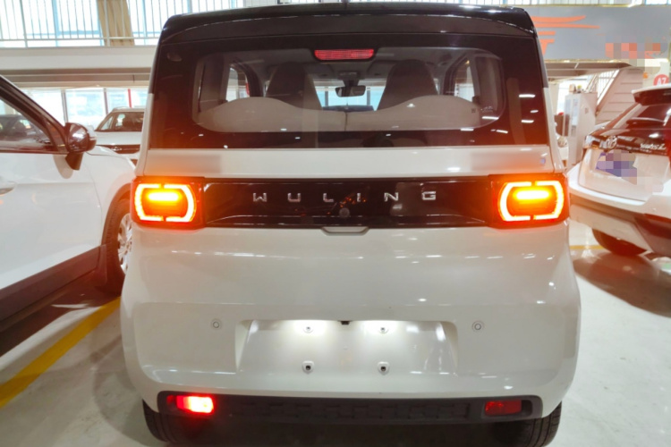 五菱汽车 宏光MINIEV 2022款 马卡龙臻享款 磷酸铁锂车身外观6