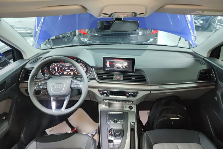 奥迪Q5L 2020款 45 TFSI 尊享时尚型中控内饰7002