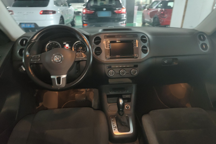 大众 Tiguan 2016款 2.0TSI 四驱标准型中控内饰12