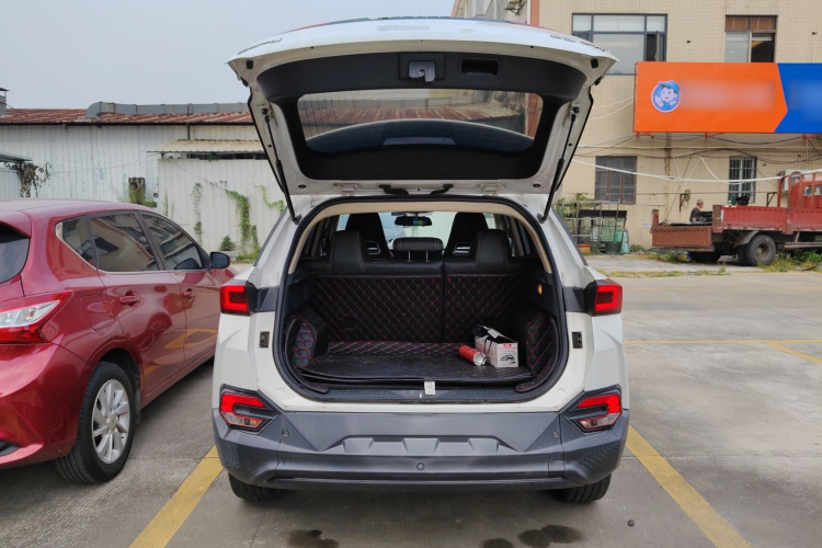 奔腾T77 2019款 230 TID 自动豪华型 国V局部细节23