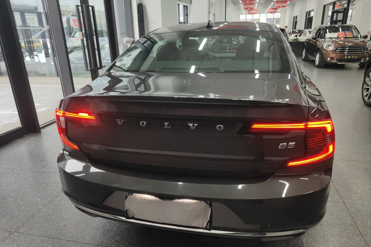沃尔沃S90 2022款 B5 智逸豪华版车身外观6