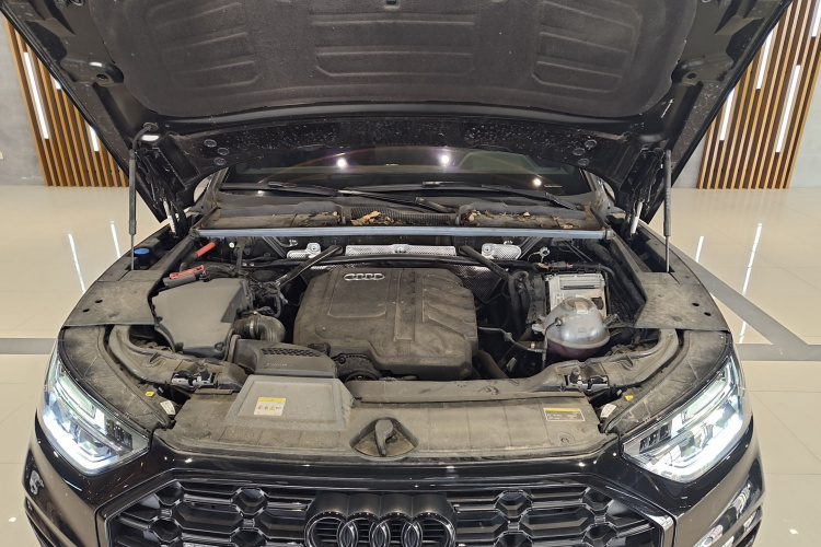 奥迪Q5L 2024款 40 TFSI 豪华动感型机舱底盘24