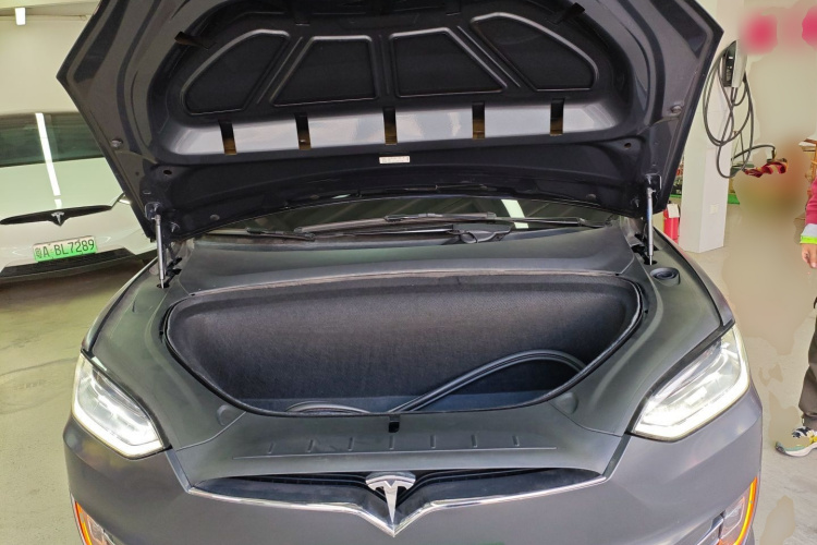 特斯拉 Model X 2019款 Performance 高性能版机舱底盘24