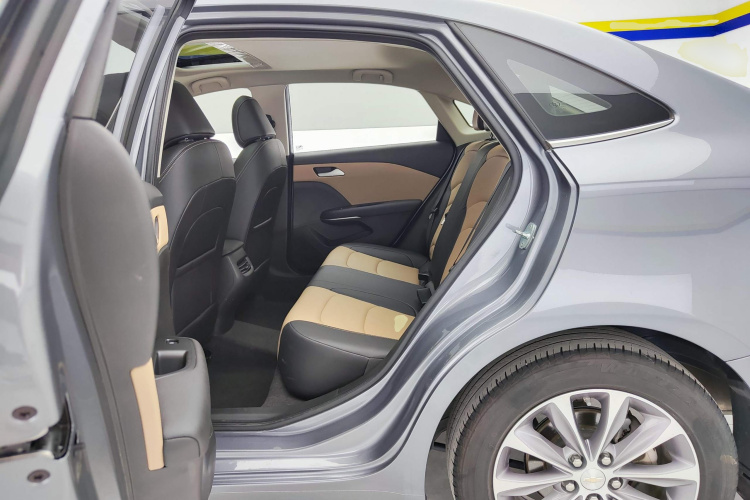 雪佛兰 科鲁泽 2022款 320 自动悦享天窗版中控内饰21