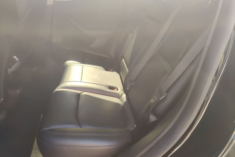 特斯拉 Model Y 2023款 后轮驱动版中控内饰7004