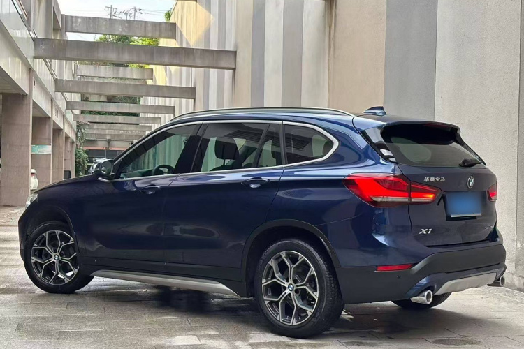 宝马X1 2020款 sDrive20Li 尊享型车身外观6004