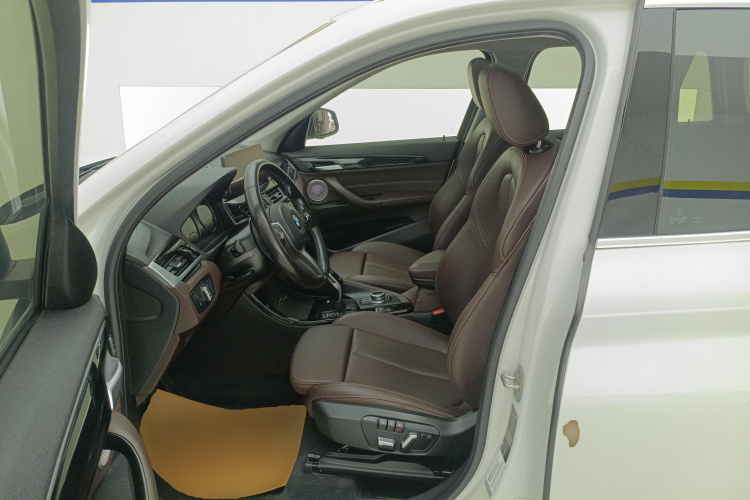 宝马X1 2021款 sDrive20Li 尊享型中控内饰19