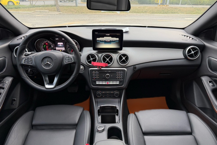 奔驰CLA 2017款 CLA 200 动感型中控内饰7003