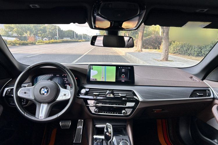 宝马5系 2022款 改款 530Li xDrive M运动套装中控内饰7003