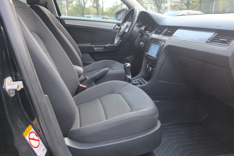 大众 宝来 2014款 1.6L 手动时尚型局部细节41