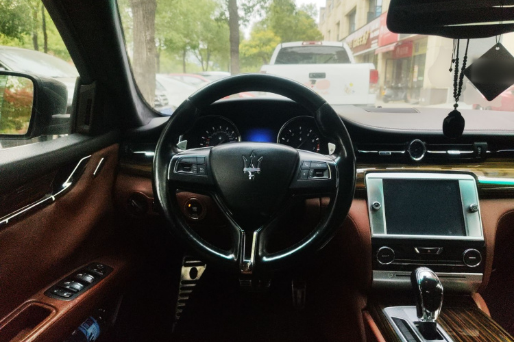 玛莎拉蒂 总裁 2013款 3.0T 标准型中控内饰13