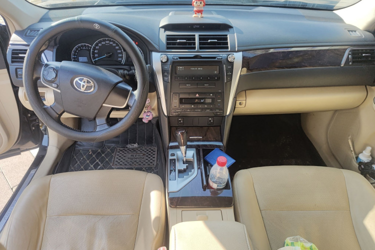 丰田 凯美瑞 2015款 2.0G 领先版中控内饰12