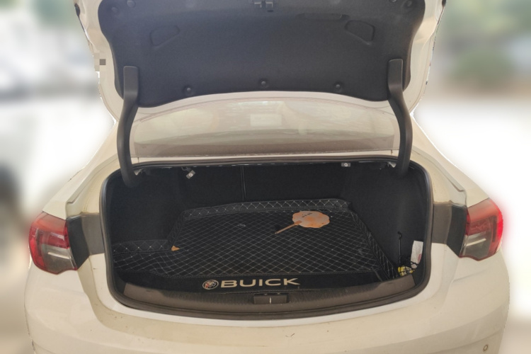 别克 君威 2017款 20T 豪华型中控内饰23