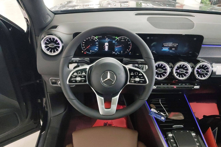 奔驰GLB 2022款 GLB 220 时尚型局部细节13