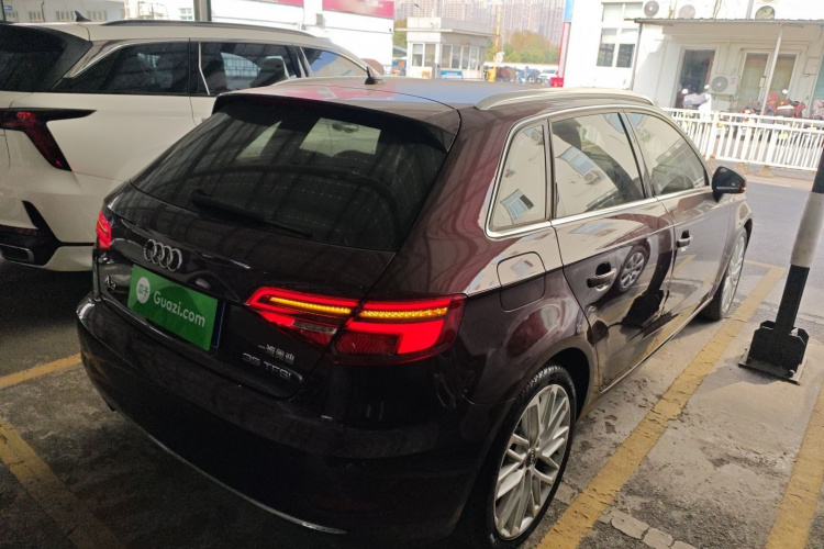 奥迪A3 2017款 Sportback 35 TFSI 风尚型车身外观7