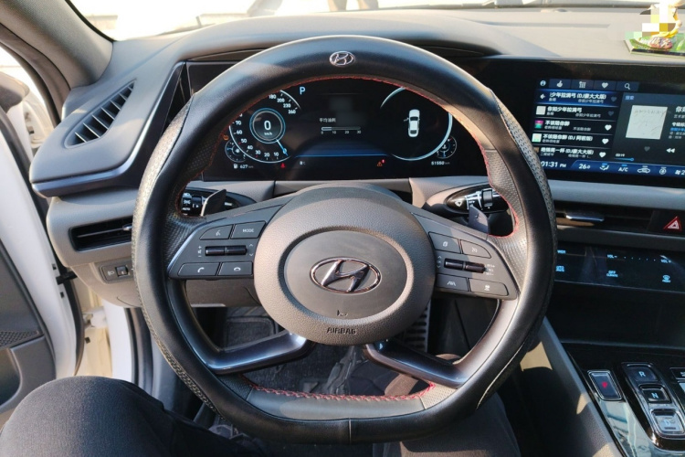 现代 索纳塔 2020款 380TGDi 自动GLS豪华版局部细节13