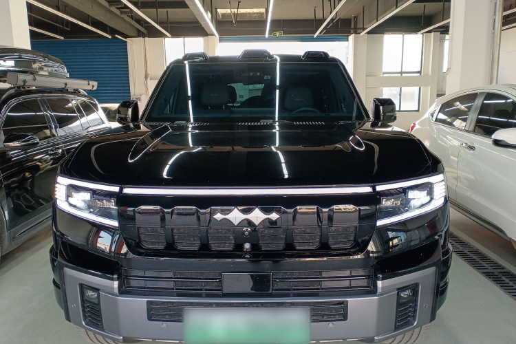 方程豹 豹8 2025款 智勇旗舰版 6座车身外观6001