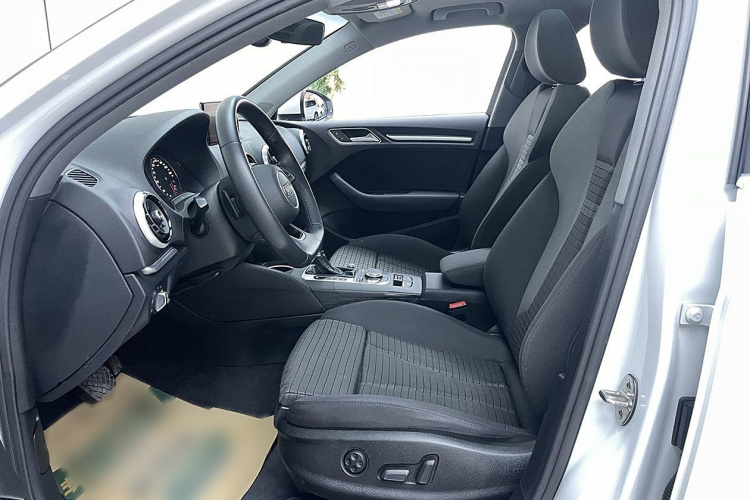 奥迪A3 2019款 Limousine 35 TFSI 运动型 国VI中控内饰7007